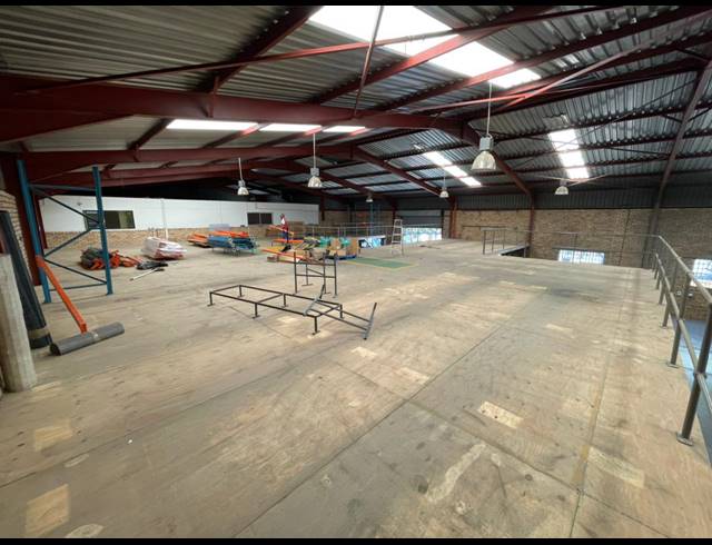 1,177M² WAREHOUSE TO LET IN KYA SANDS